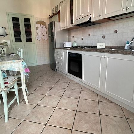 A Casa Di Stella Apartment Salerno Bagian luar foto