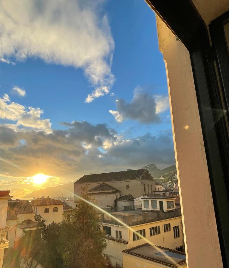 A Casa Di Stella Apartment Salerno Bagian luar foto